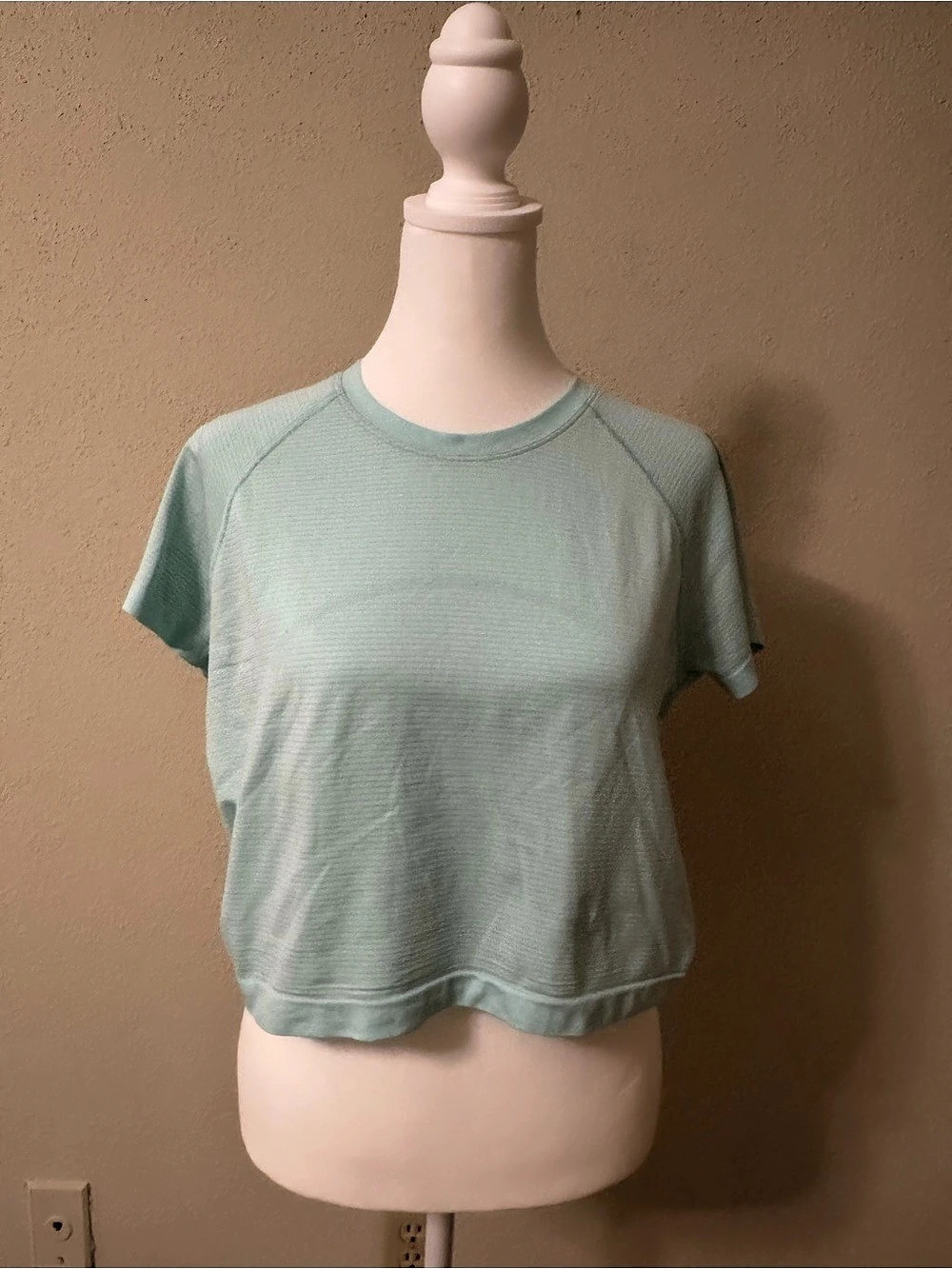 lululemon Swiftly tech cropped Top Mint Green Size 12